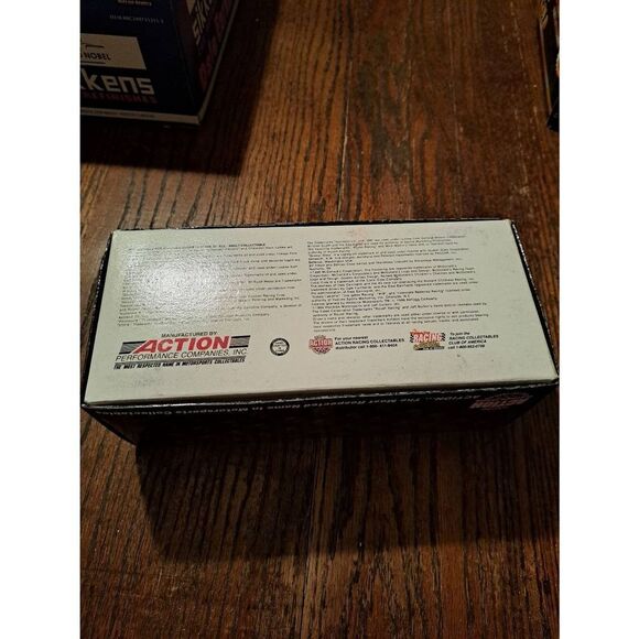 Vintage 96 Action Darrell Waltrip Part America Die Cast Nascar Race Car Bank - Picture 12 of 12